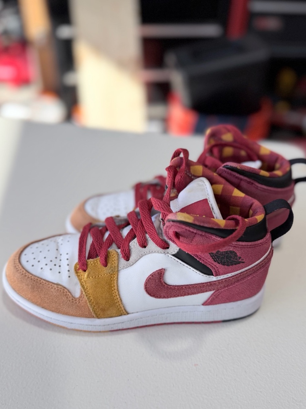 Nike Air Jordan 1 Mid SE Kids – Size 2Y – Red/Gold/White